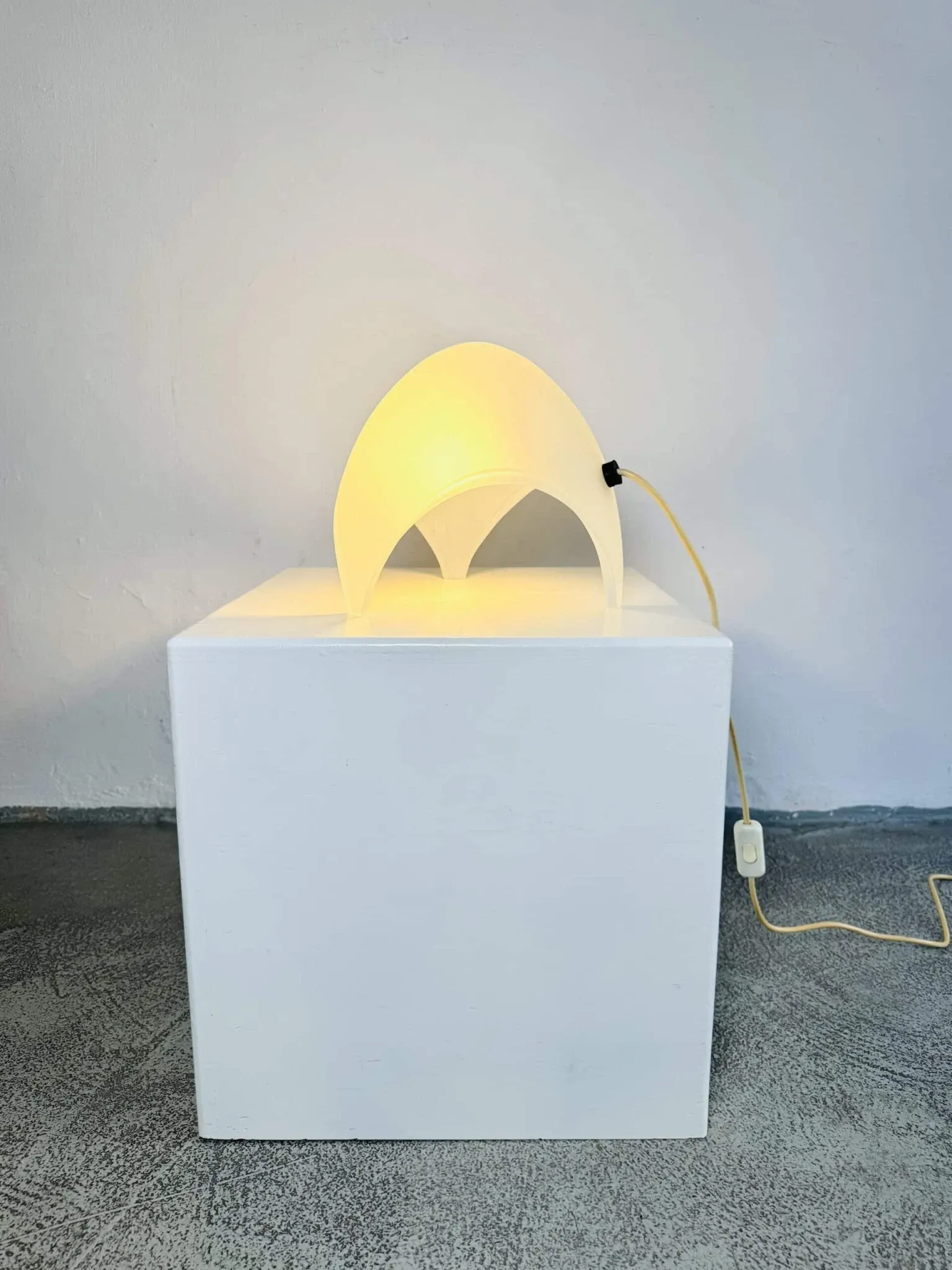 Frosted Glass 'Coque' Table Lamp By Elio Martinelli For Martinelli Luce, Italy, 1970S