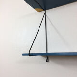 Shard string and gold