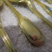 12 gold metal ice cream scoops with net decoration 14.6cm