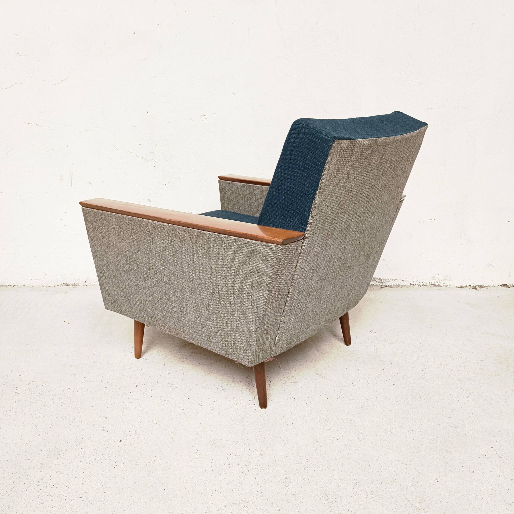 Paire de fauteuils bicolores, 1960
