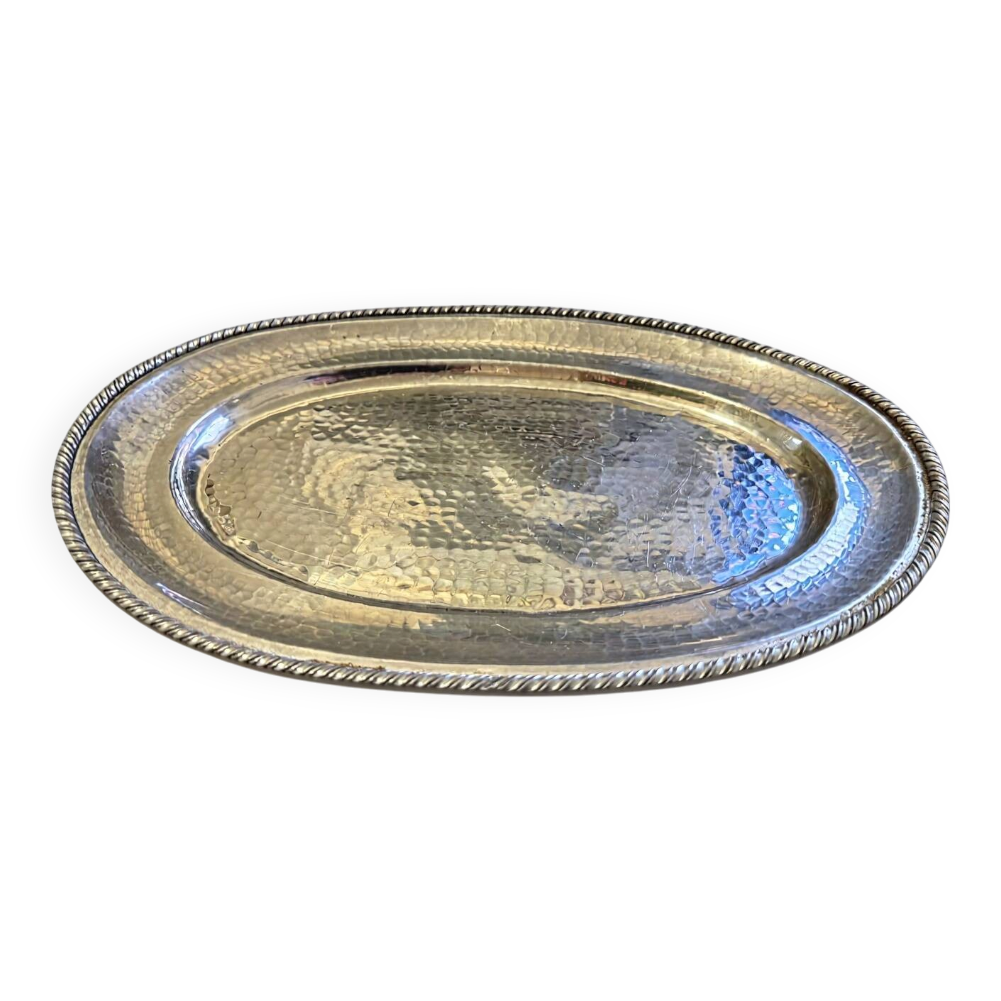 Tray in 95% pewter, hand-hammered, Italian production from the 1960s.