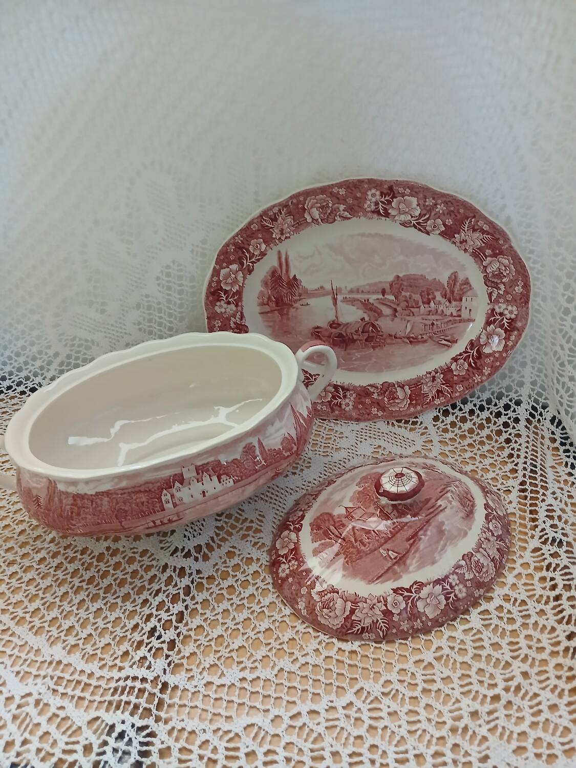 Antique Palissy soup tureen / England