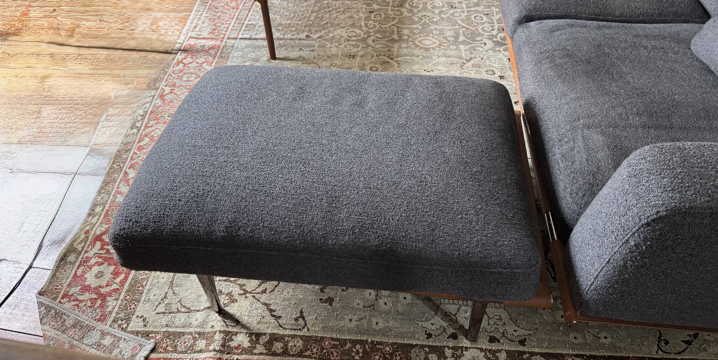 Sofa Poltrona Frau model Let It Be