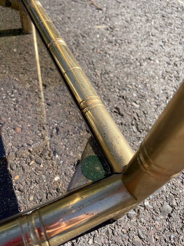 Guéridon carré faux bambou laiton doré et verre