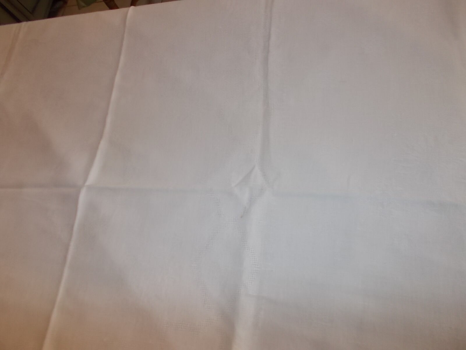 Damask tablecloth and napkins