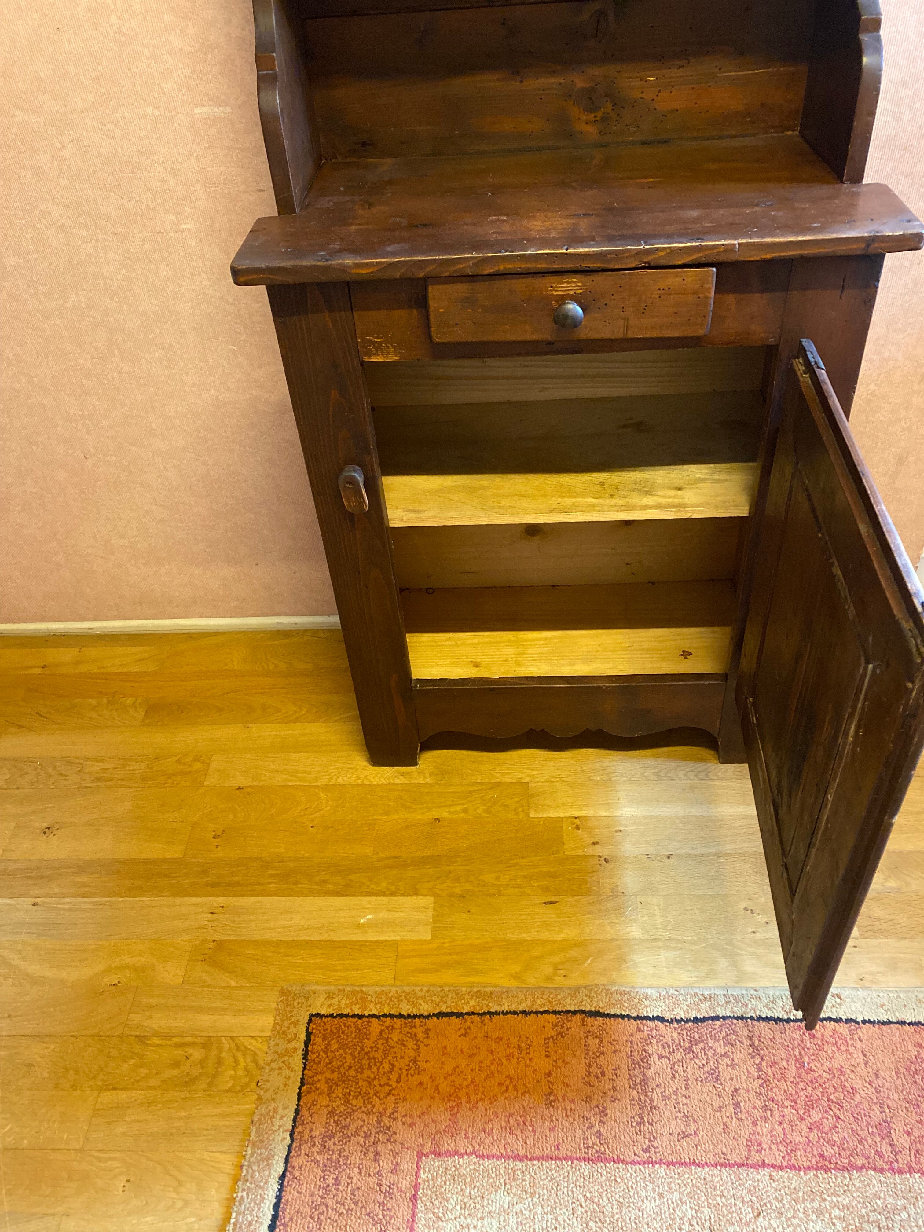 Savoyard fir dresser