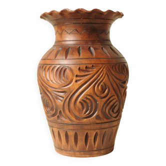Wood effect sculpted ceramic vase