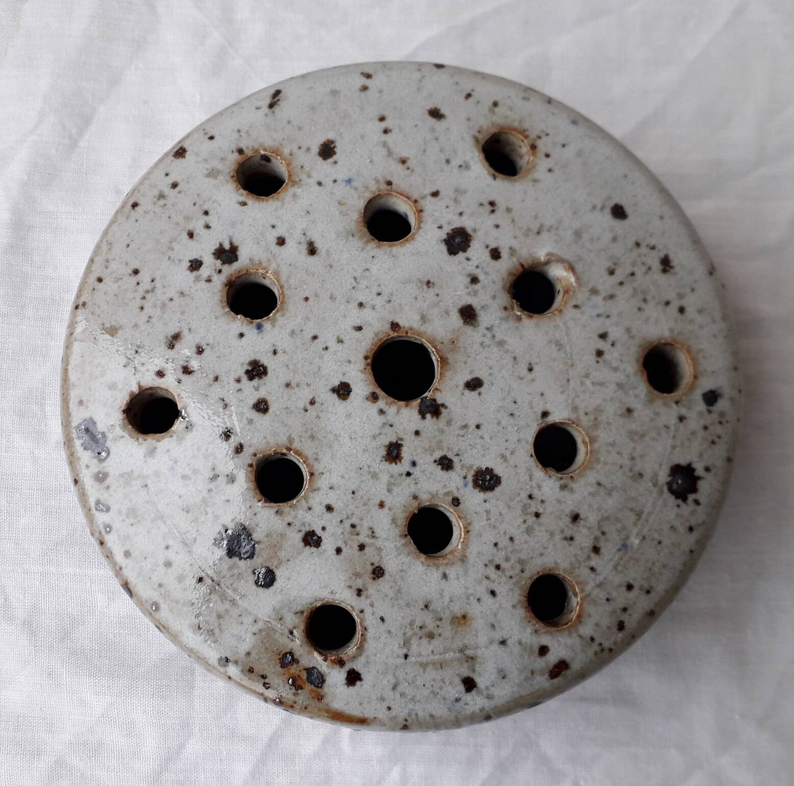 Flower holder in stoneware