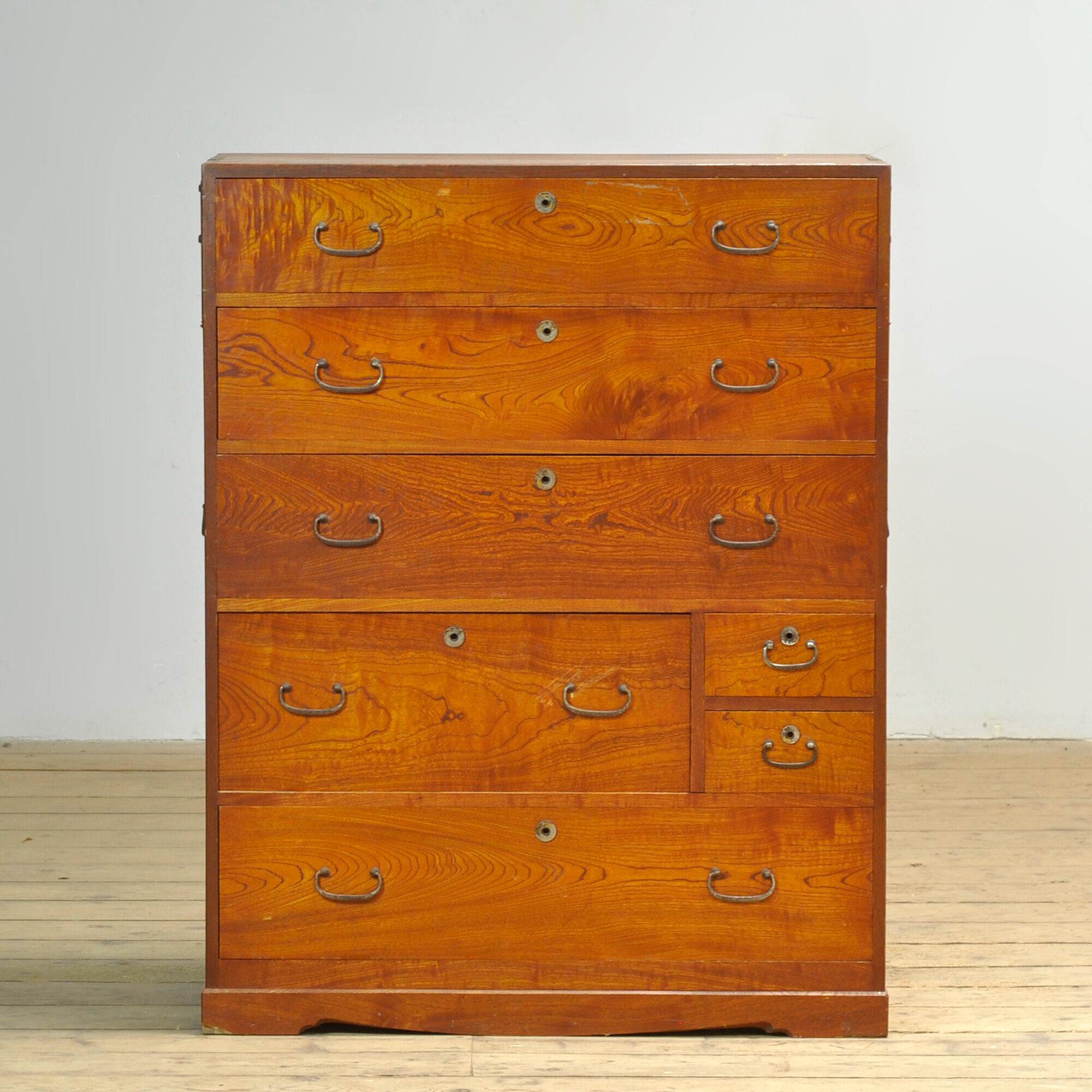Commode Tansu japonaise, vers 1910