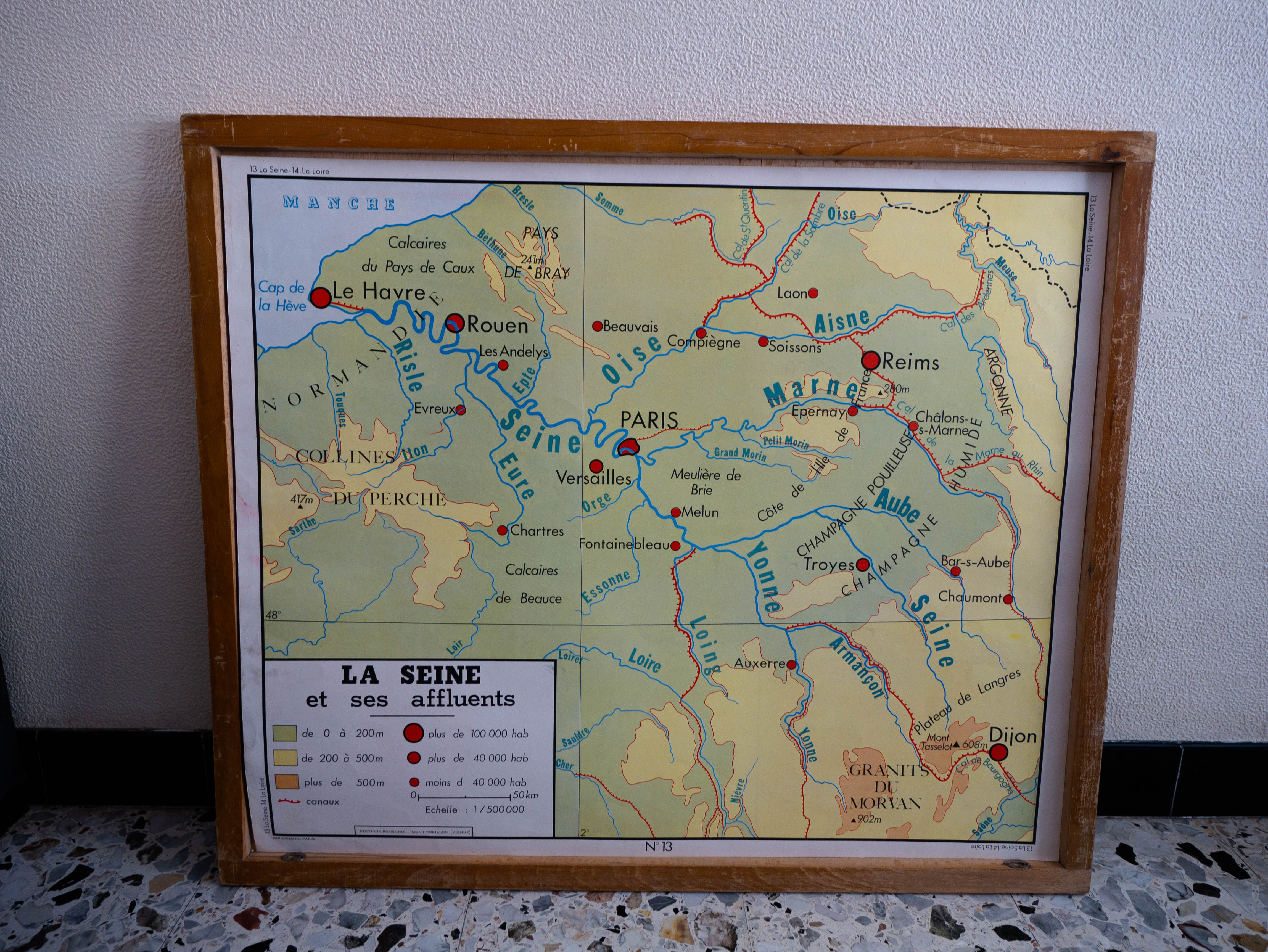 Rossignol school map "La Seine / La Loire", 1950s