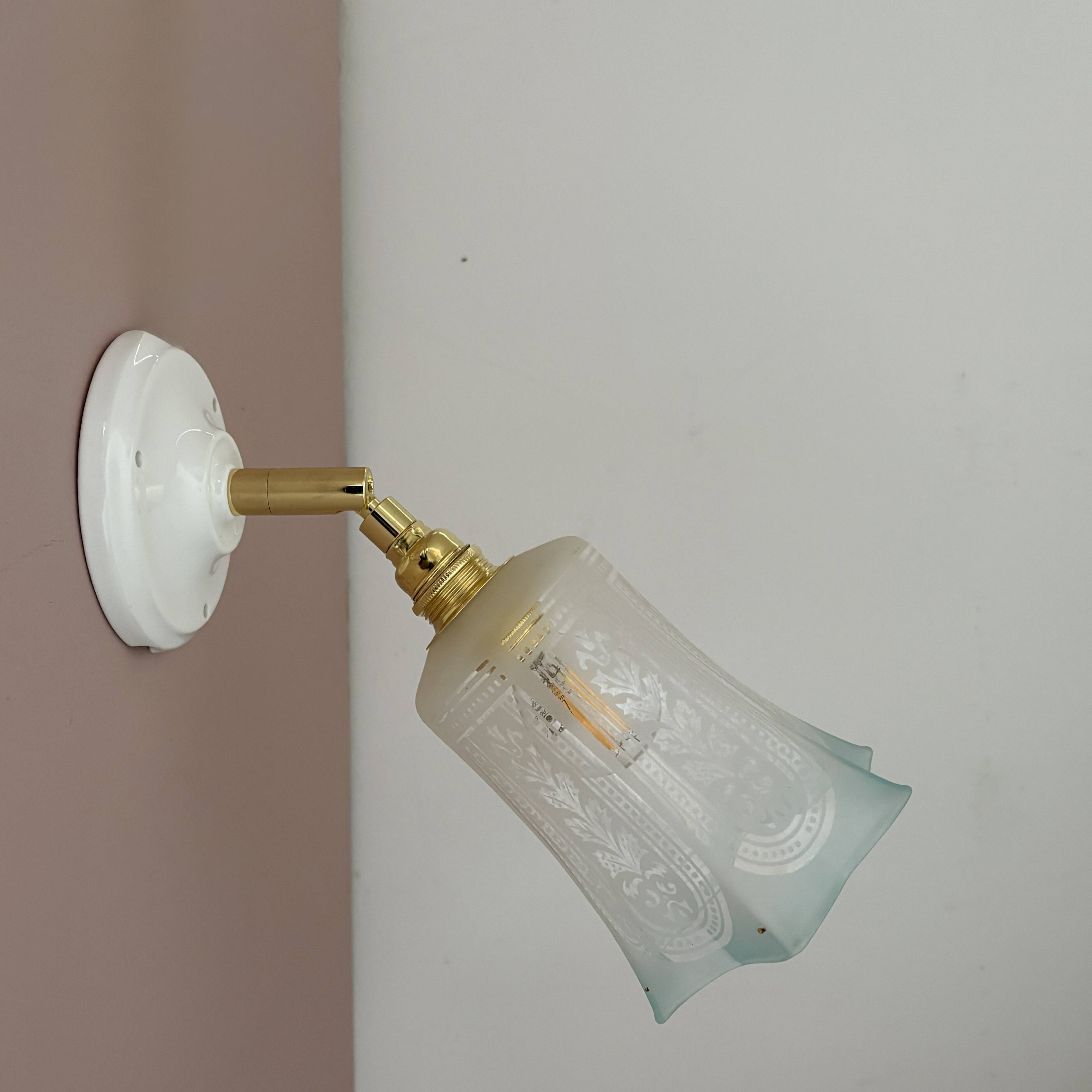 Vintage tulip wall lamp in white and blue frosted glass