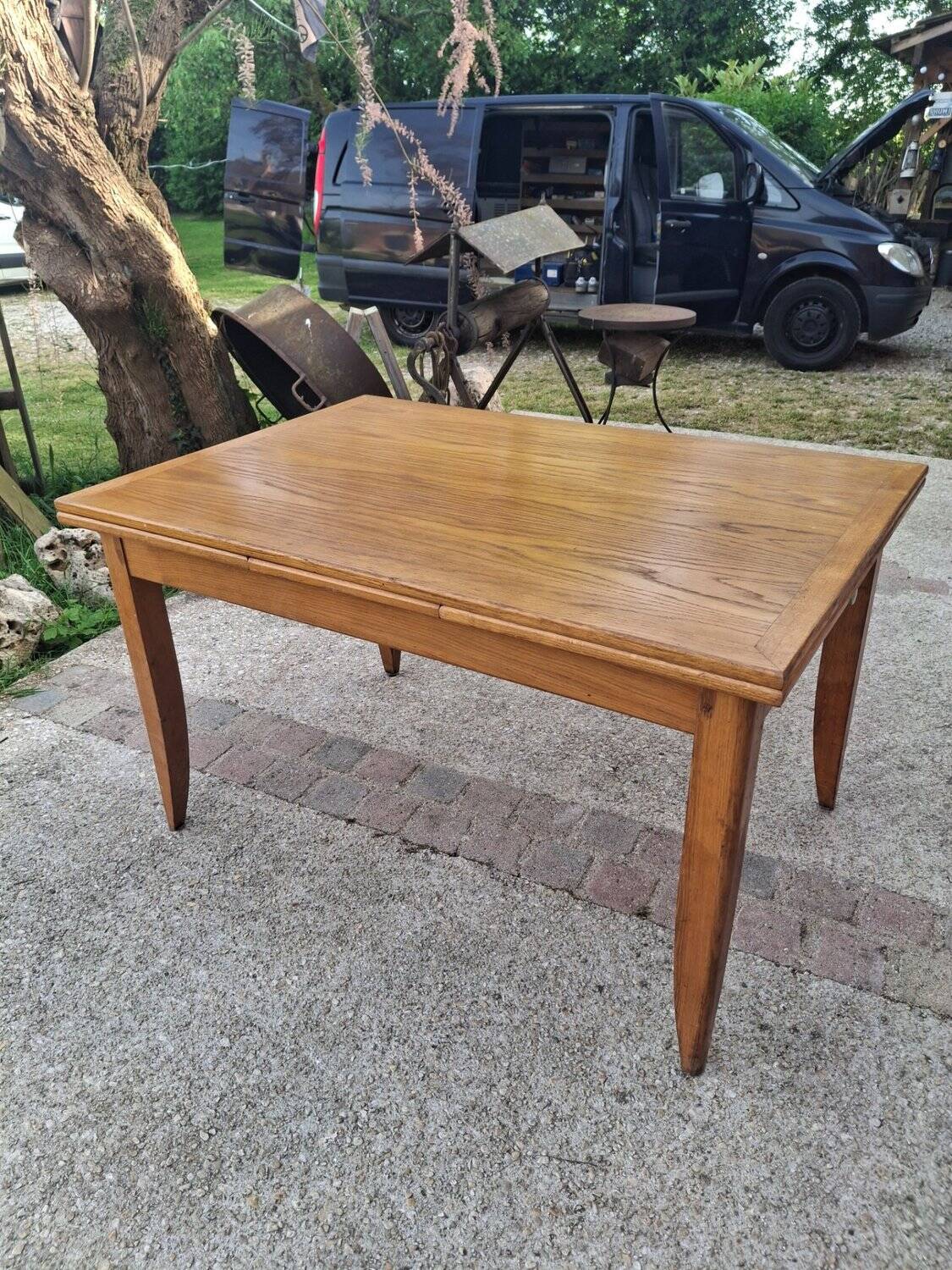 Extendable table in solid oak - French Reconstruction style 1950