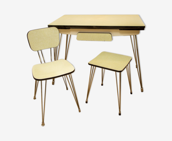 Table en formica jaune avec chaise et tabouret | Selency