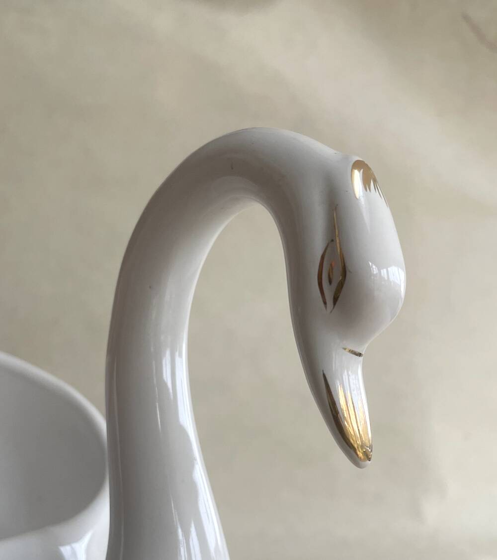 Vintage swan shaped planter