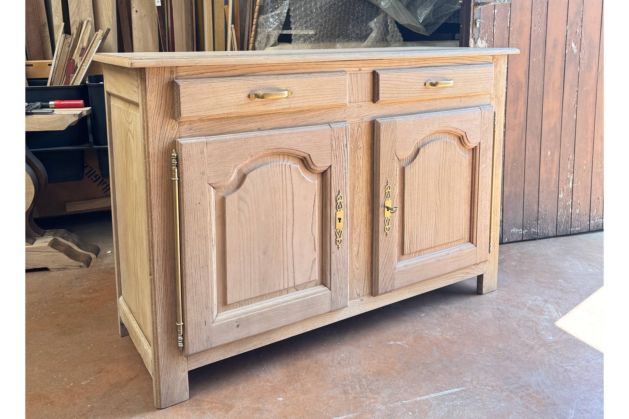 Light oak Parisian buffet, low country house furniture.