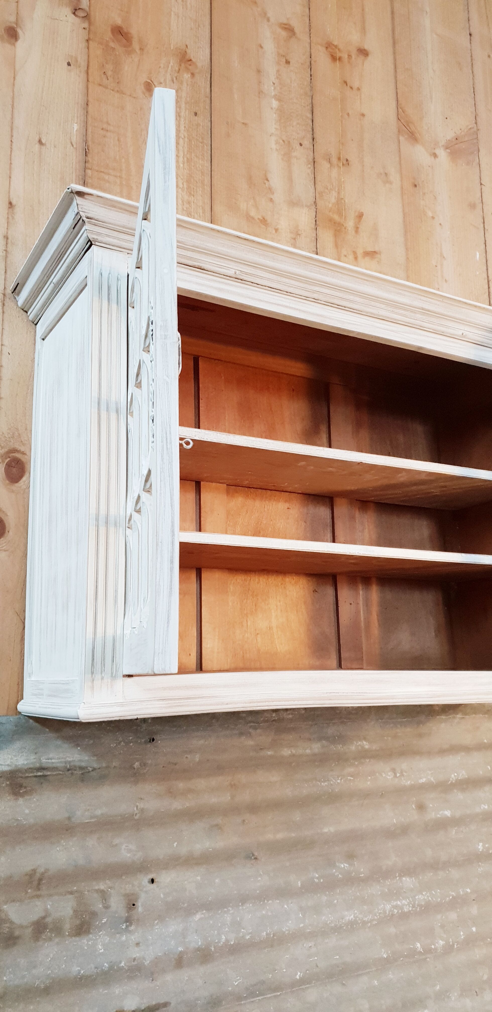 Showcase furniture to hang