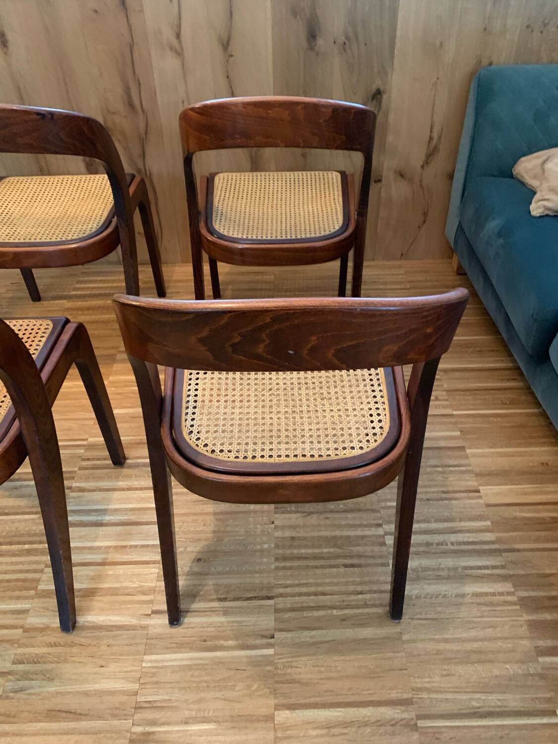 Baumann table and chair set