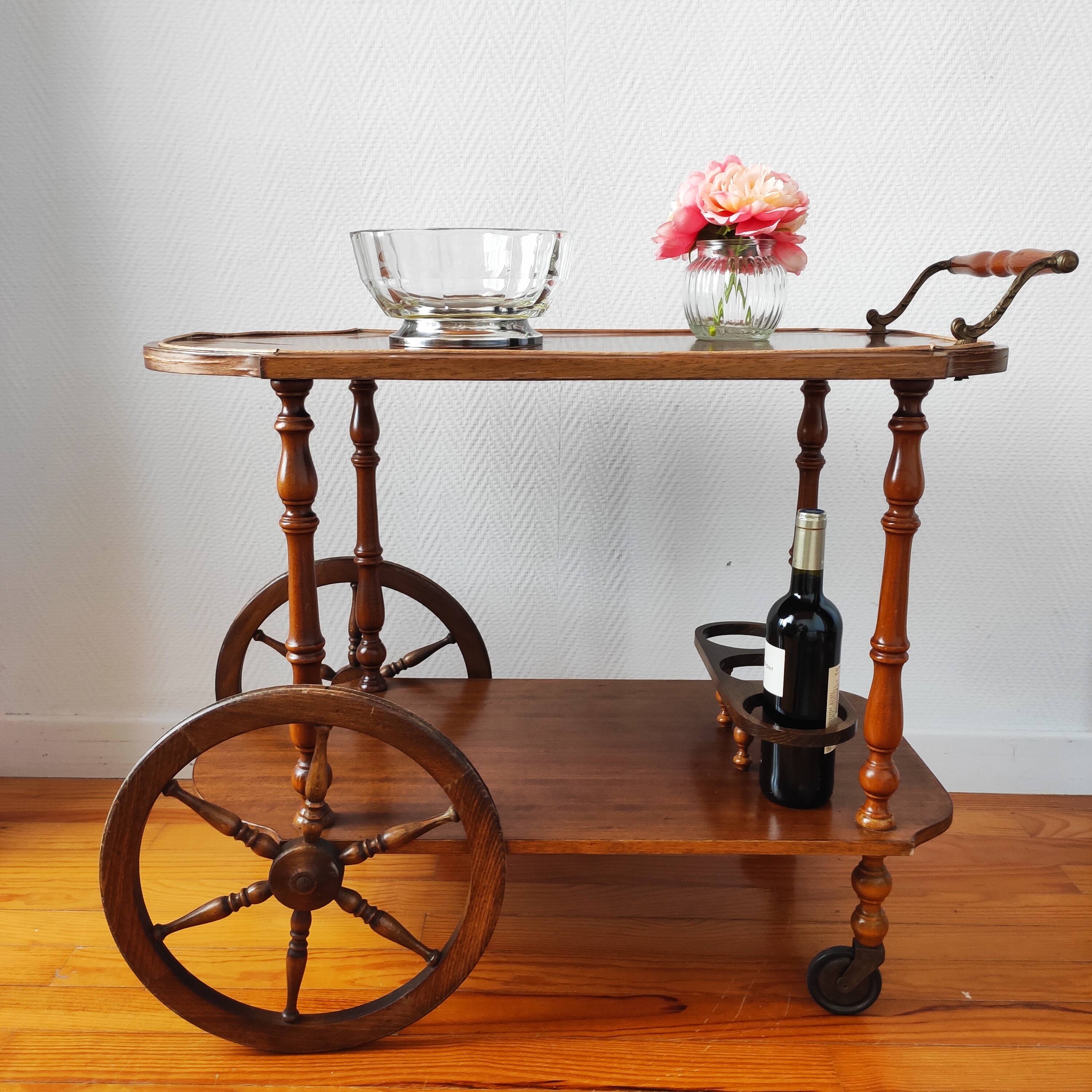 Trolley on wheels service trolley