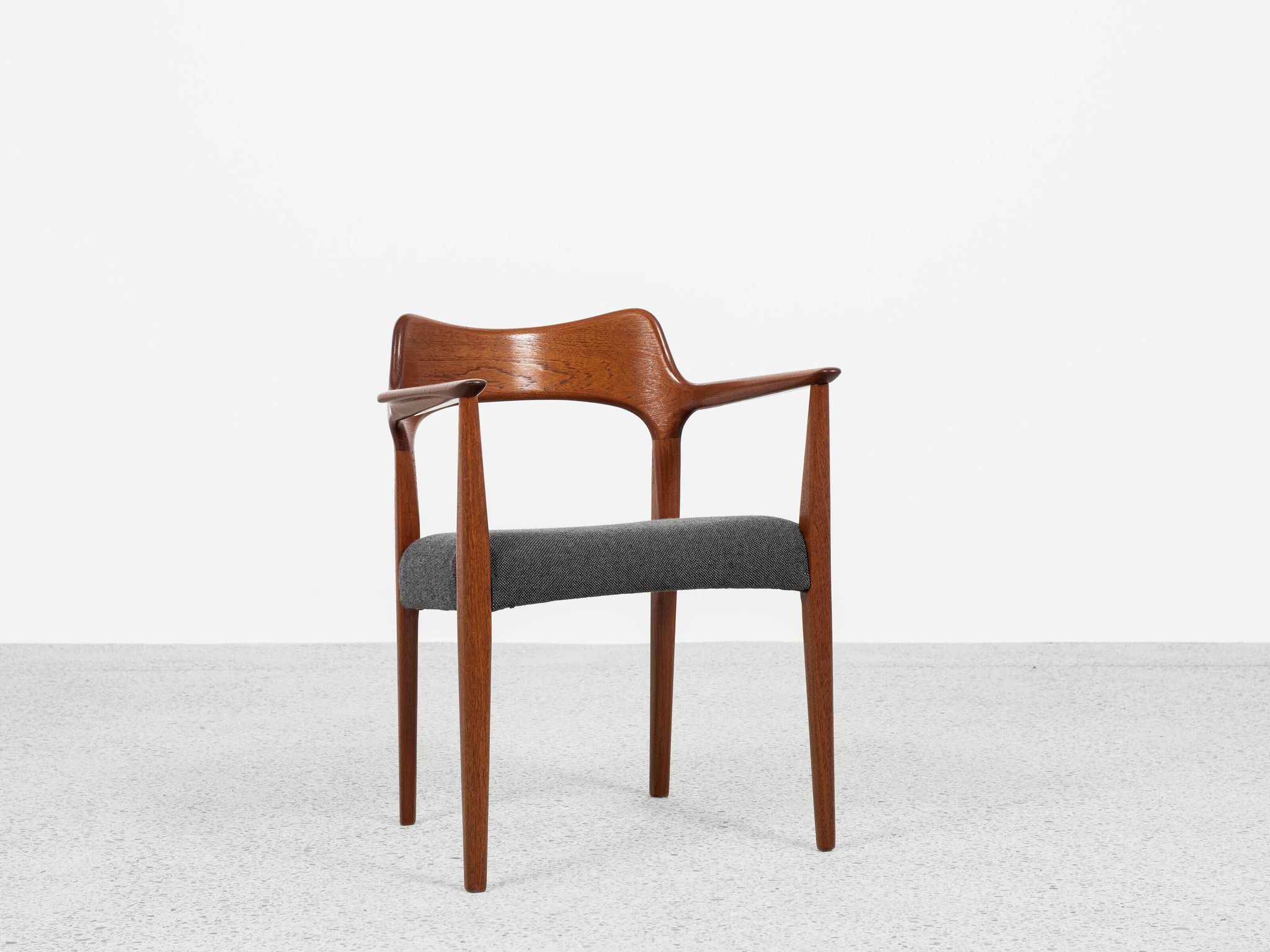 Midcentury Danish chair with armrests in teak by Arne Hovmand Olsen for Mogens Kold 1960s