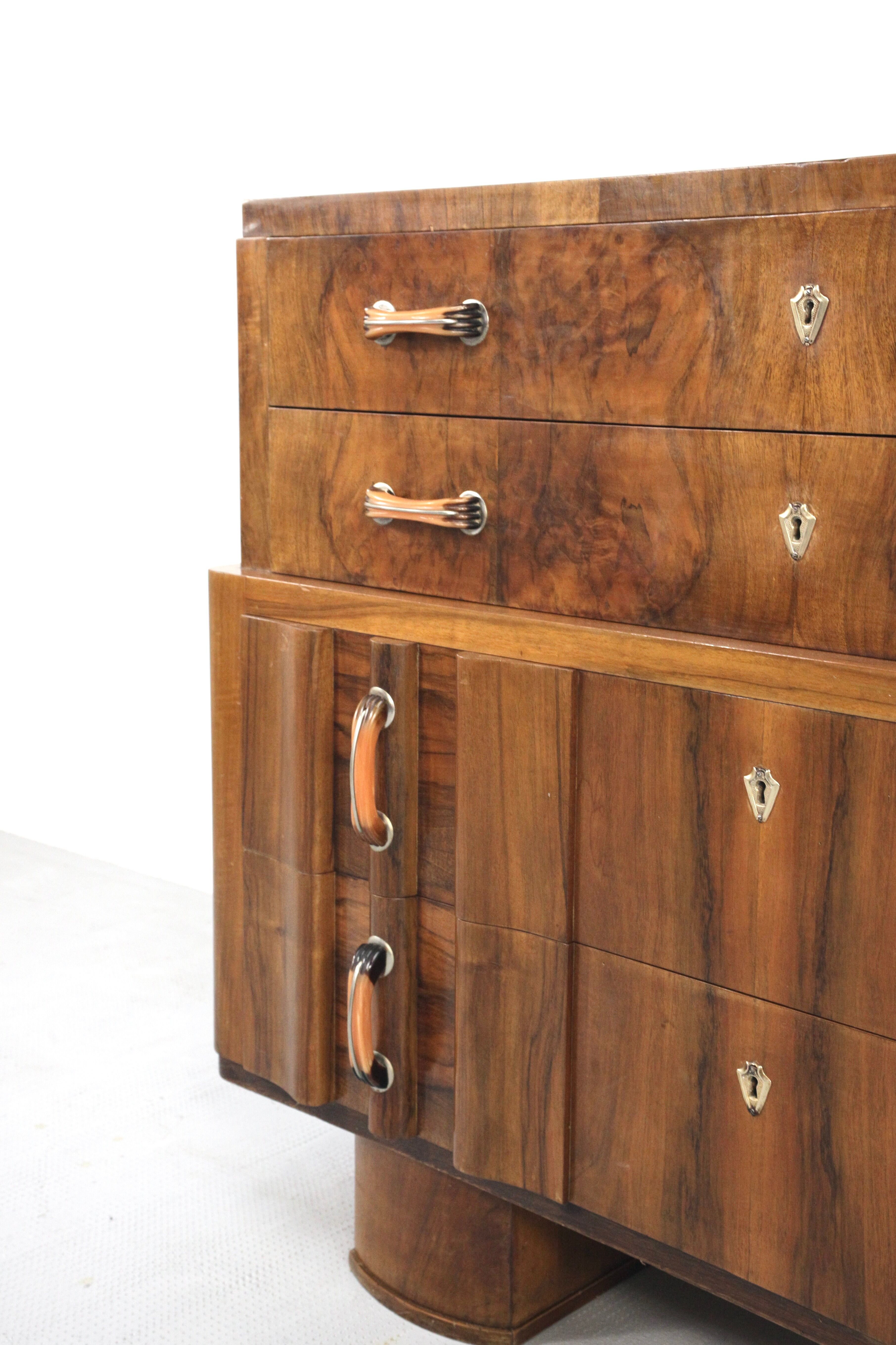 Art deco italian chest of drawers in walnut burl 1930
