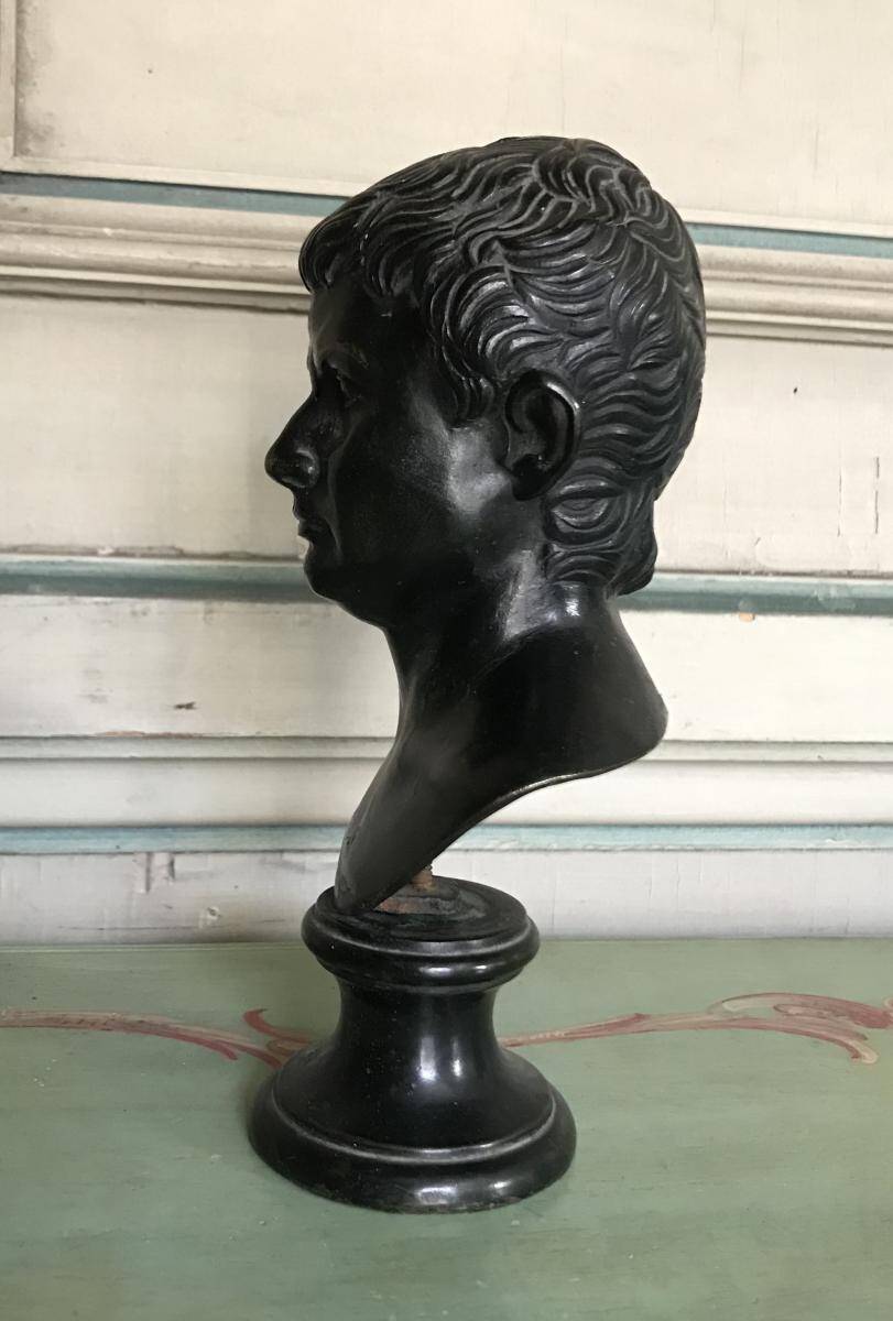 Buste masculin en bronze dans le goût de l’antique
