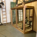 Former pastry shop window