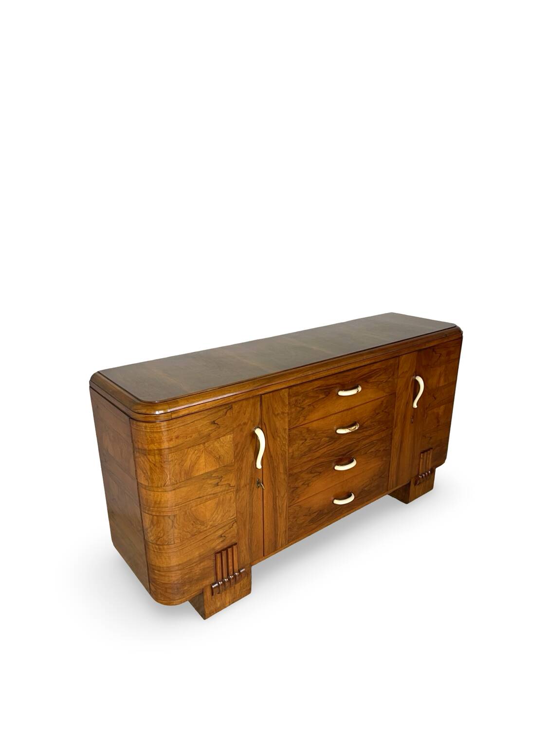 Buffet en noyer Art déco italien, de grande qualité.