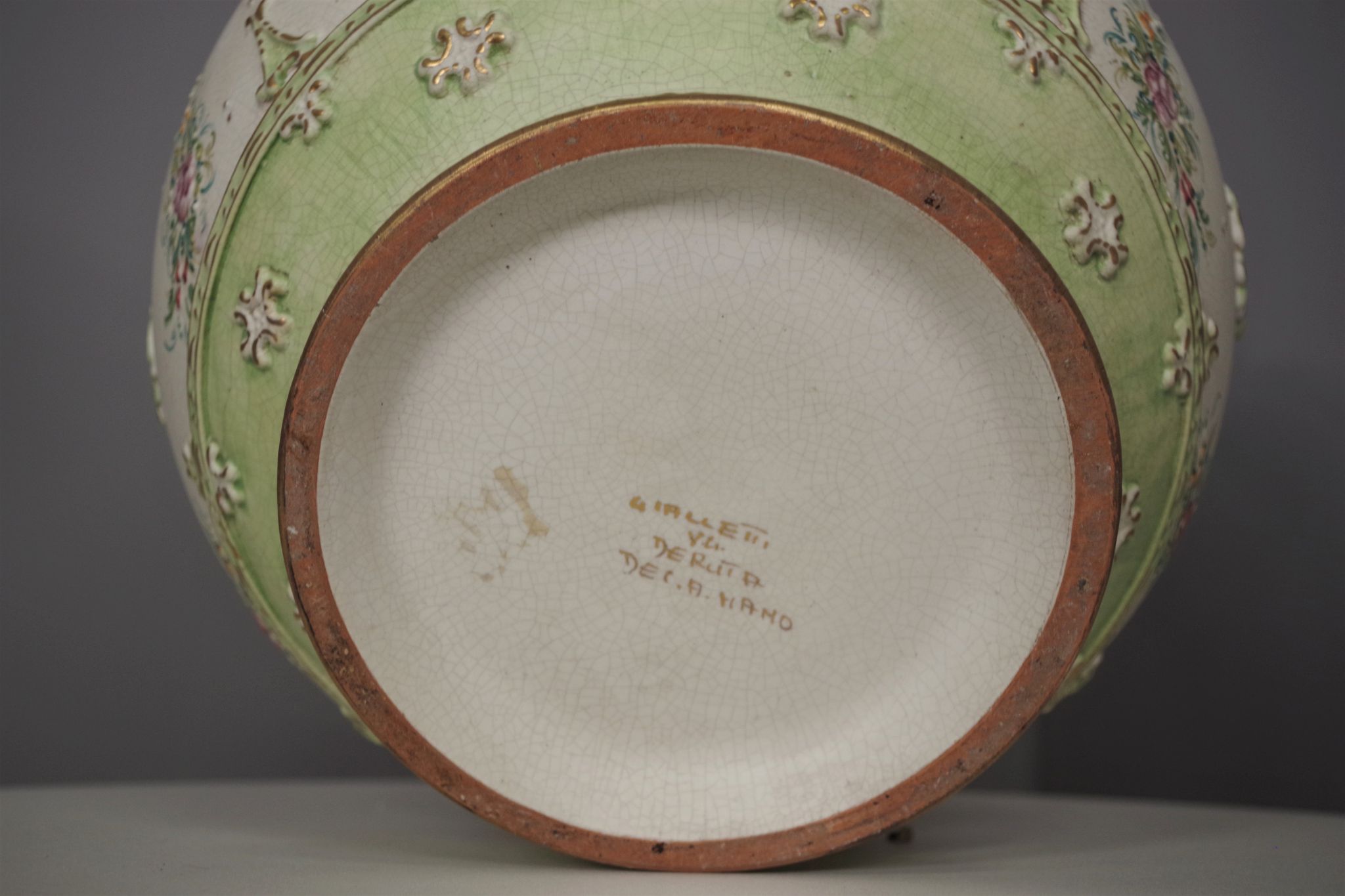 Hand-decorated G. Deruta vase, 1970s