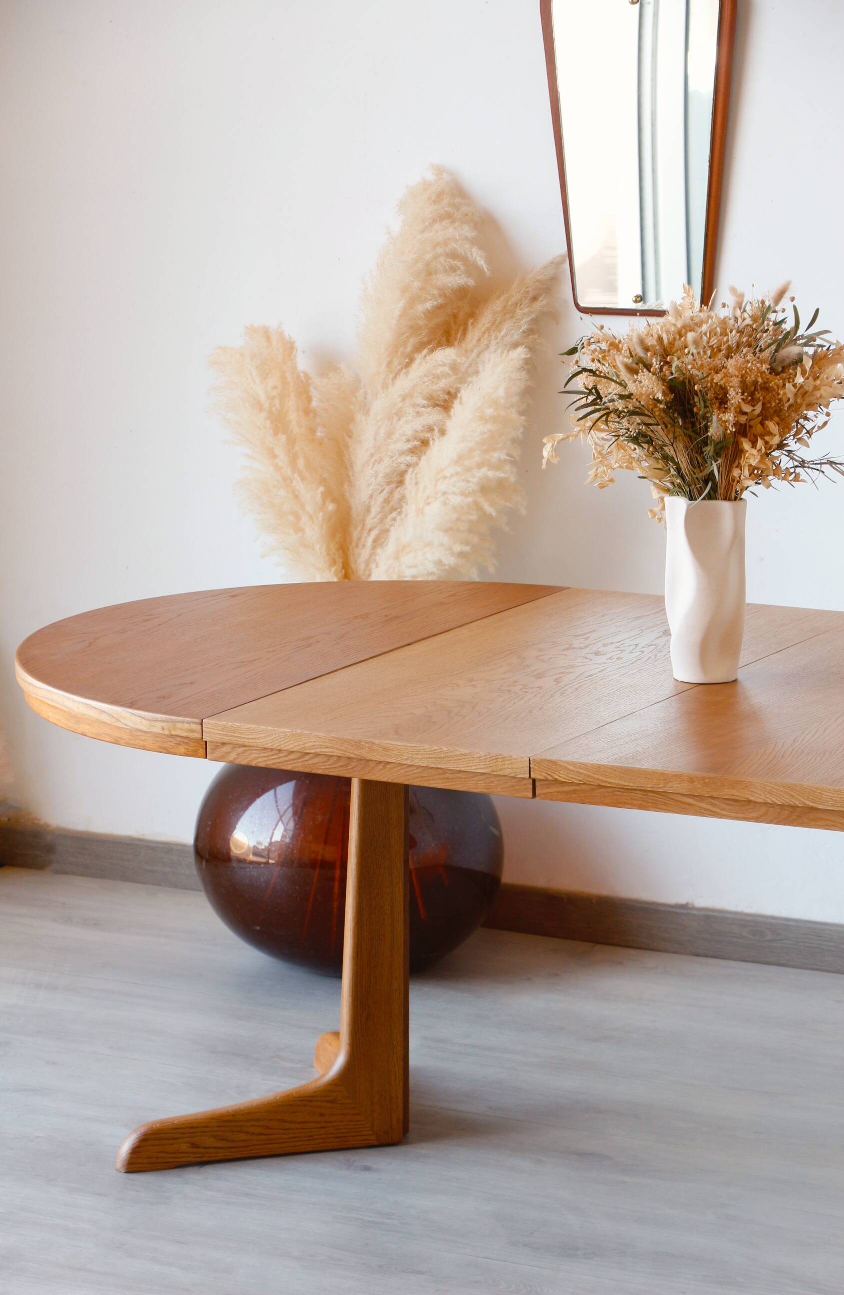 Vintage oak extendable dining table | Scandinavian design