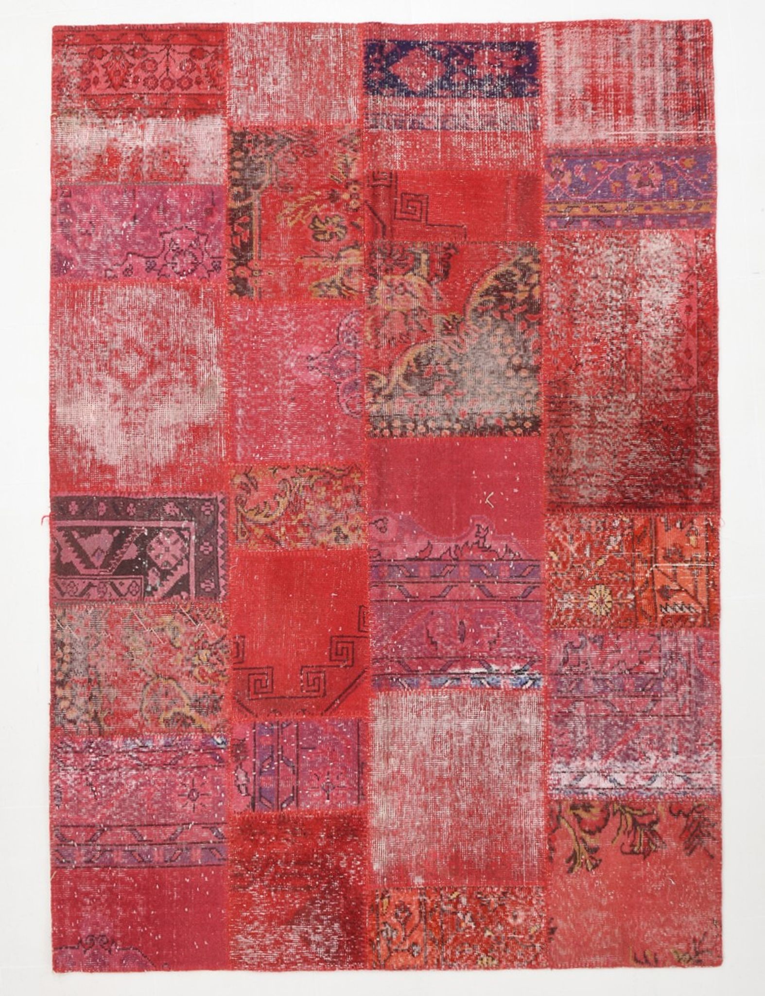 5x8 red tones turkiah rug 169x240cm