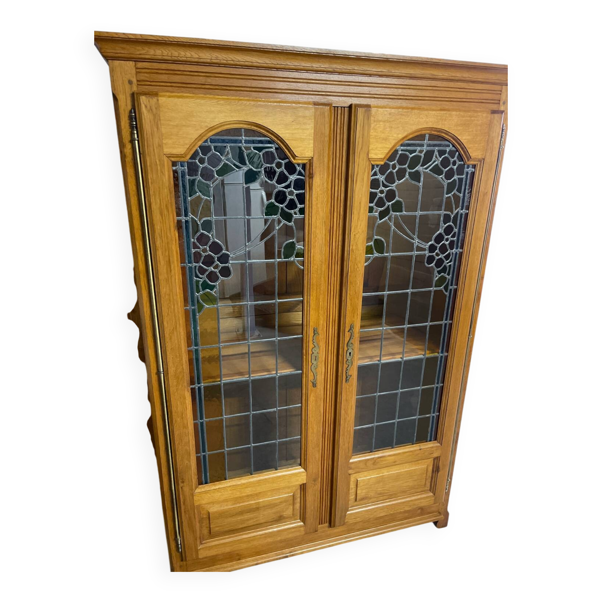 Display cabinet / showcase in solid oak