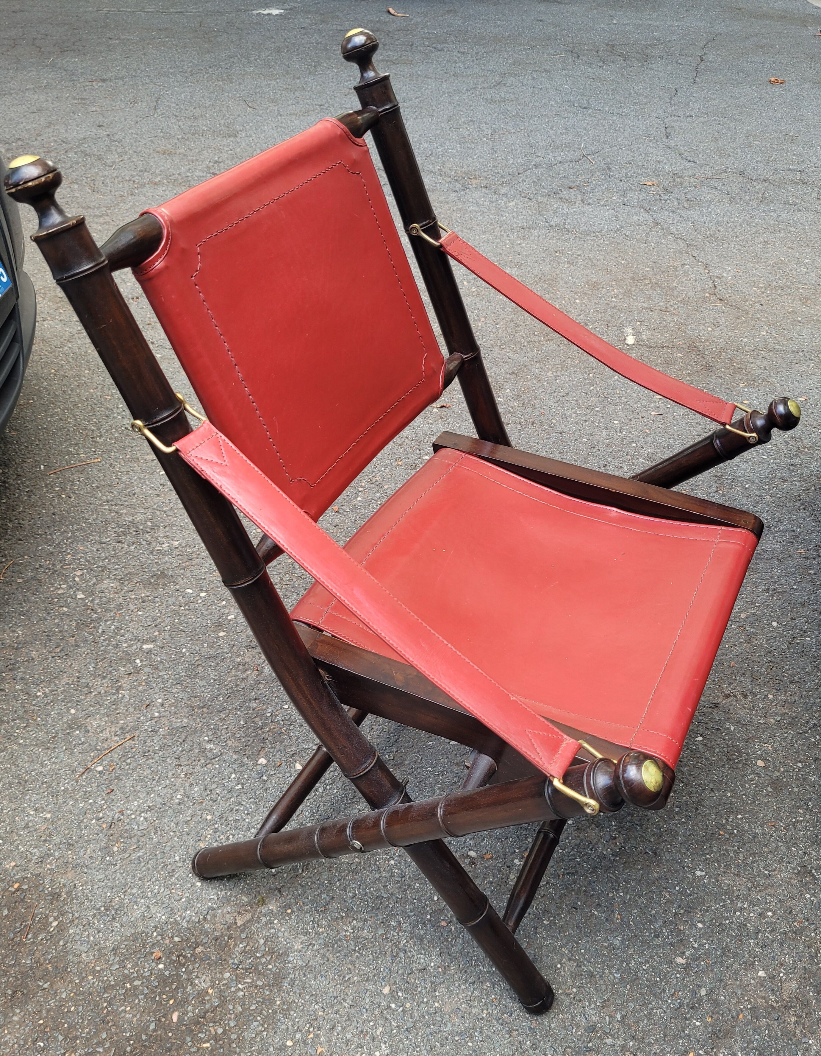 Officer's chair