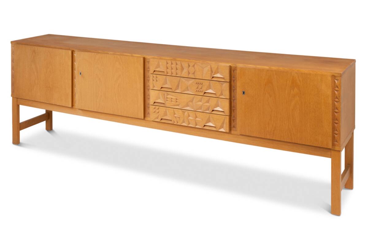 Oak and oak veneer sideboard. 1960s/70s.