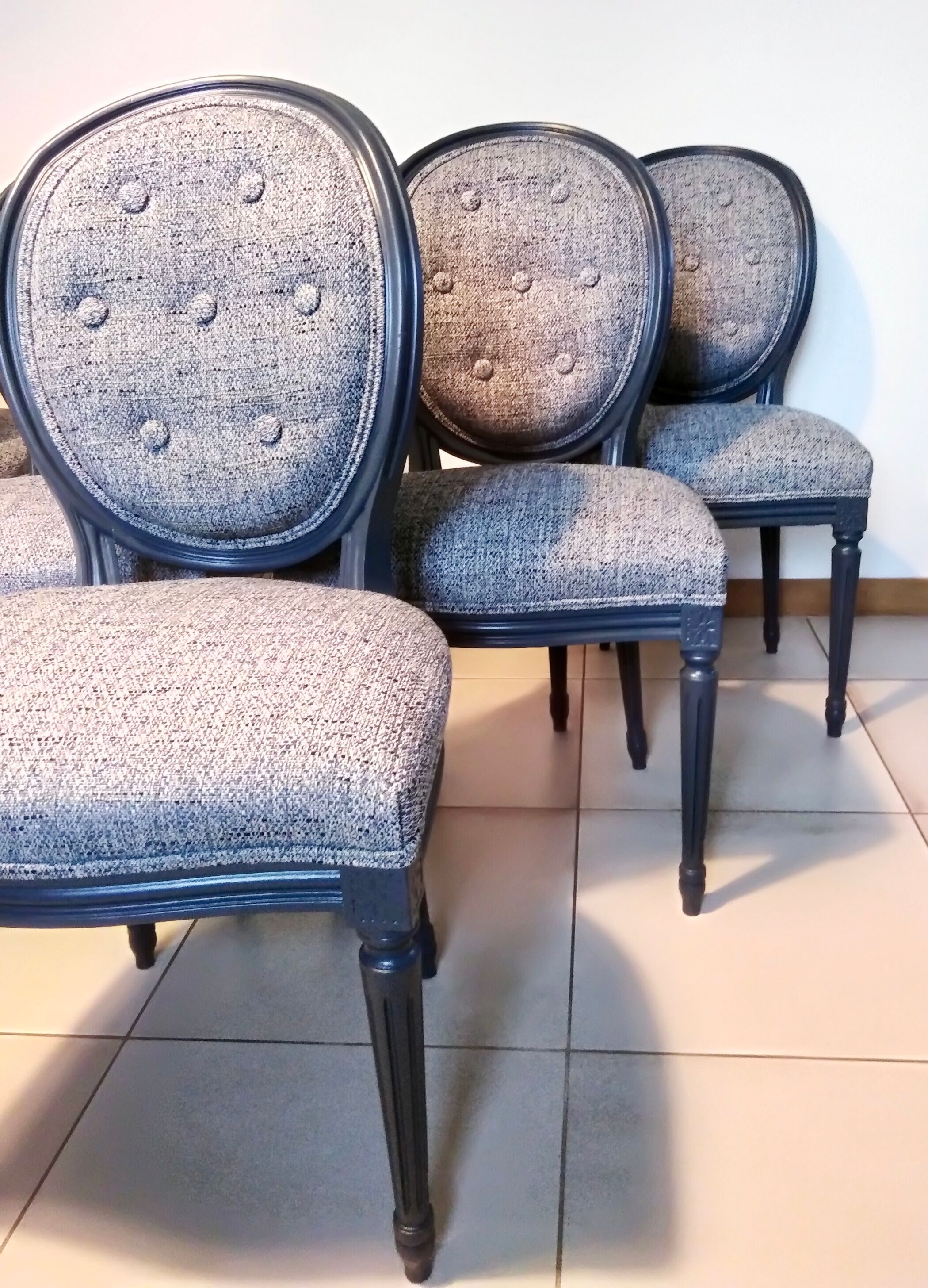 6 old medallion chairs fully restored