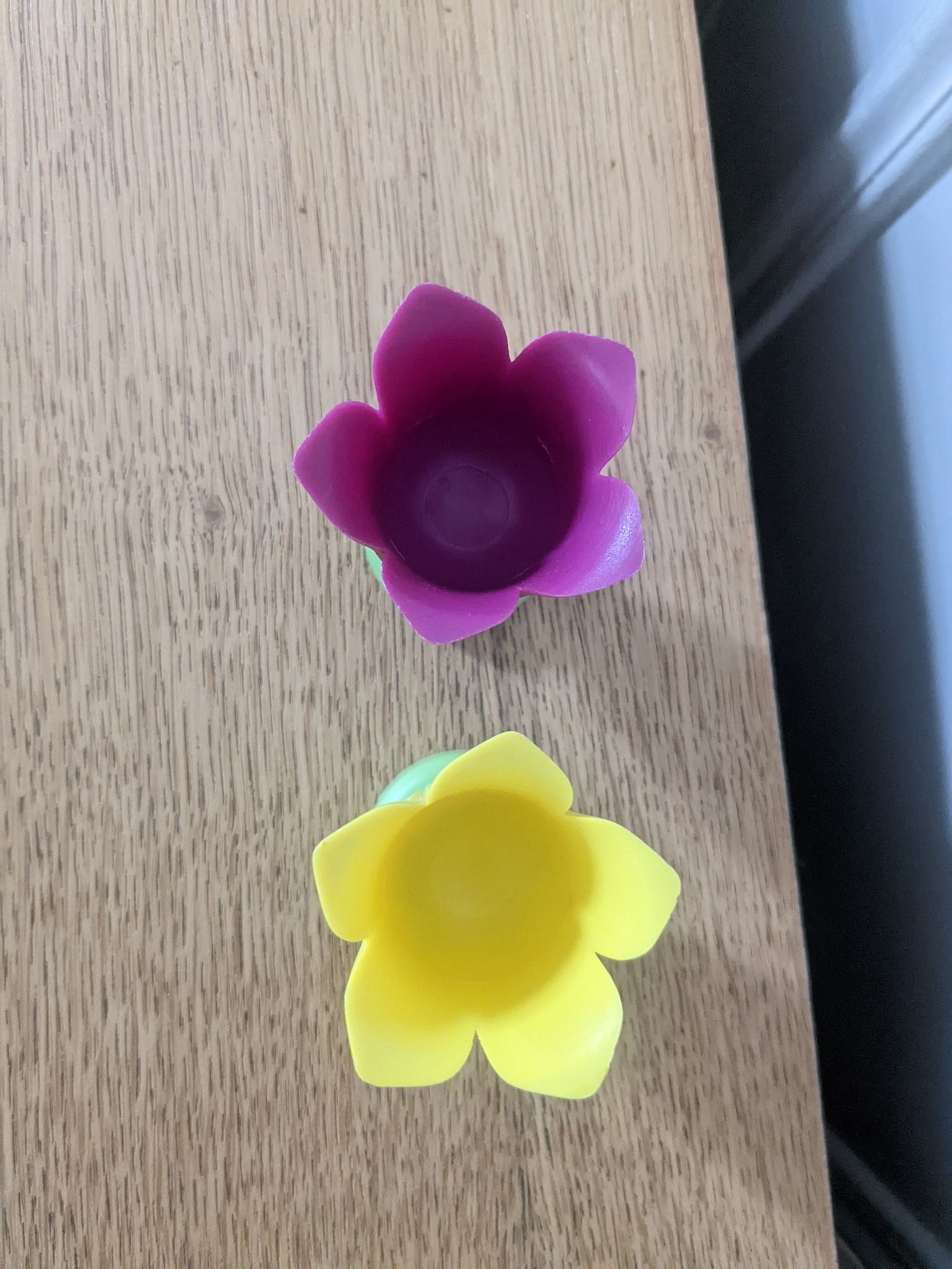 Lot de deux coquetiers tulipes