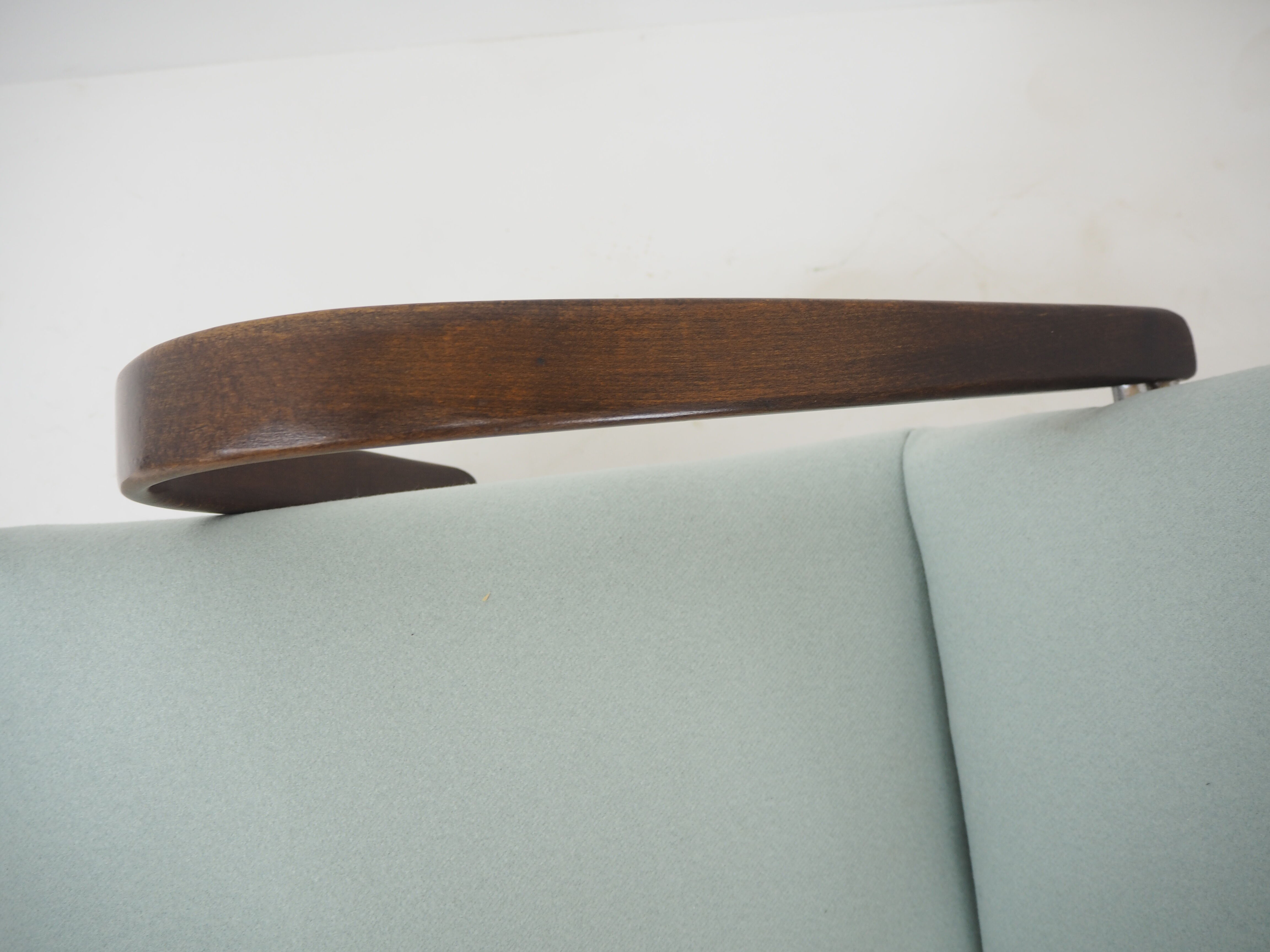 Pair of Ton/Thonet Beech Armchairs, Czechoslovakia