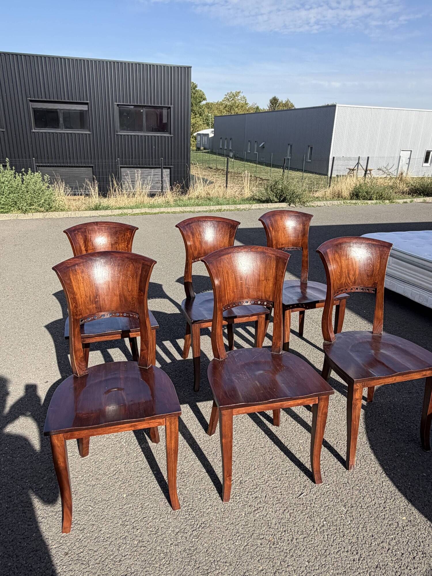 Round teak table 150 cm with 6 Indonesian chairs.
