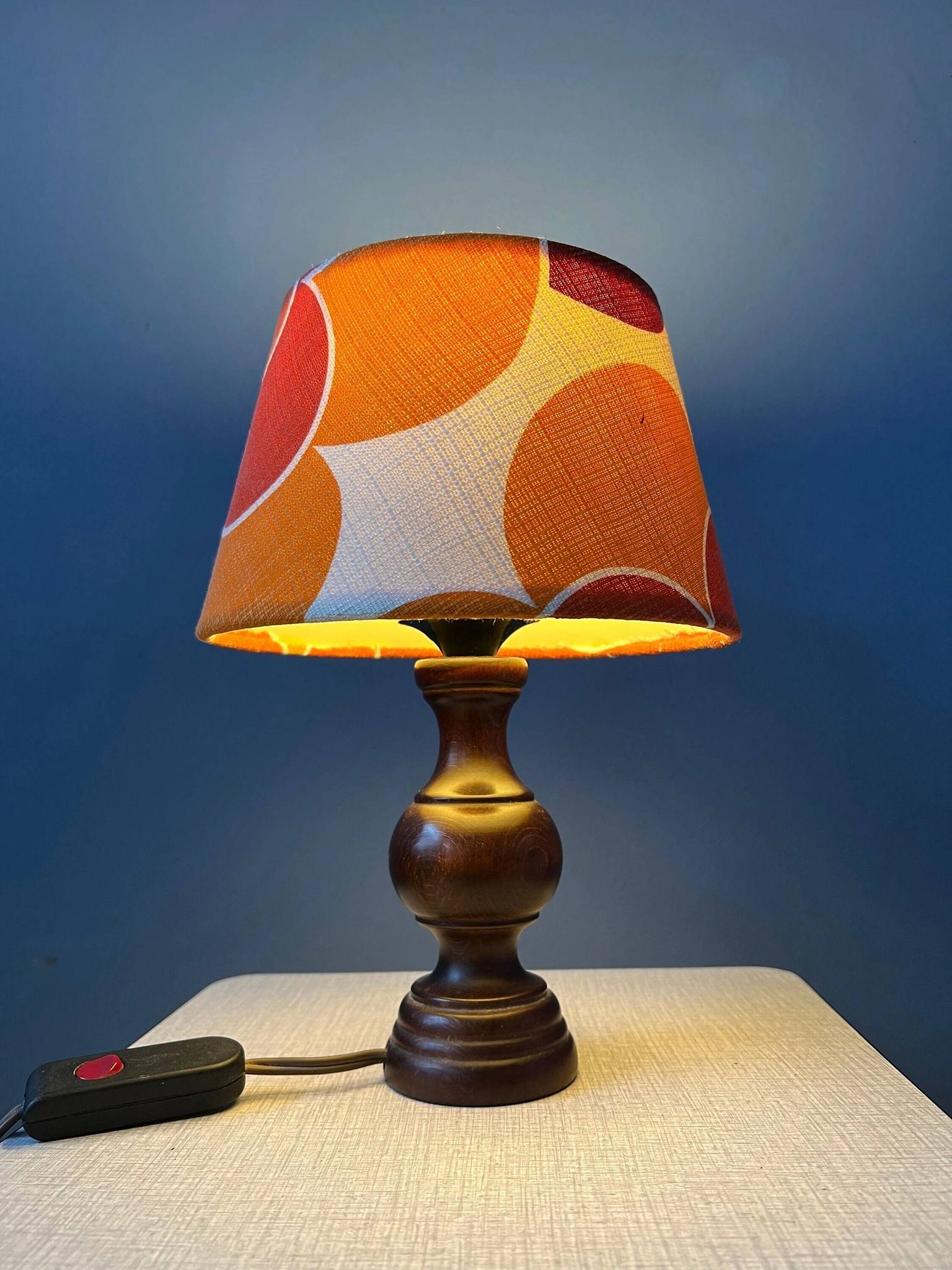 Lampe de table vintage Space Age avec abat-jour textile orange