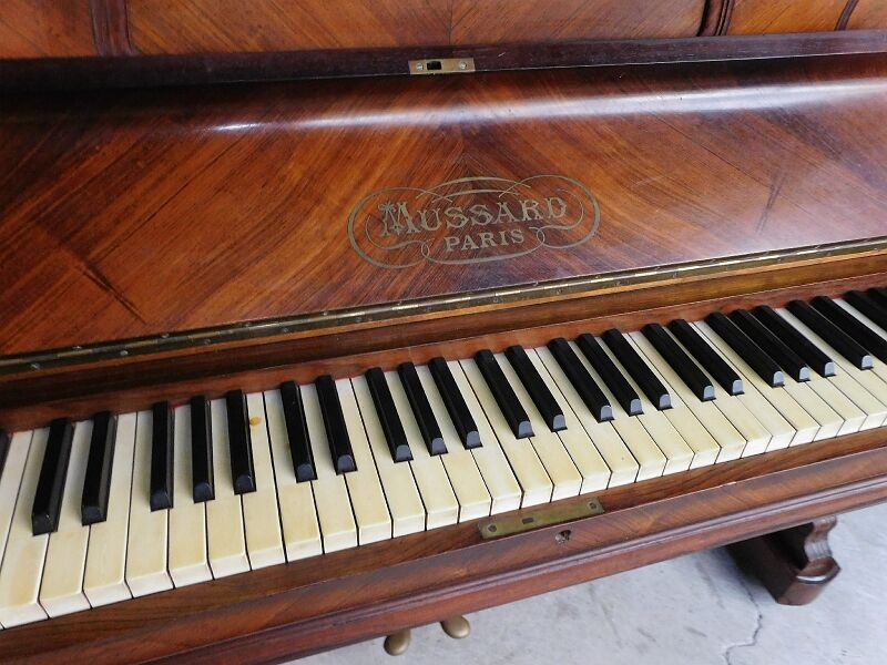 Piano Mussard Paris frame iron
