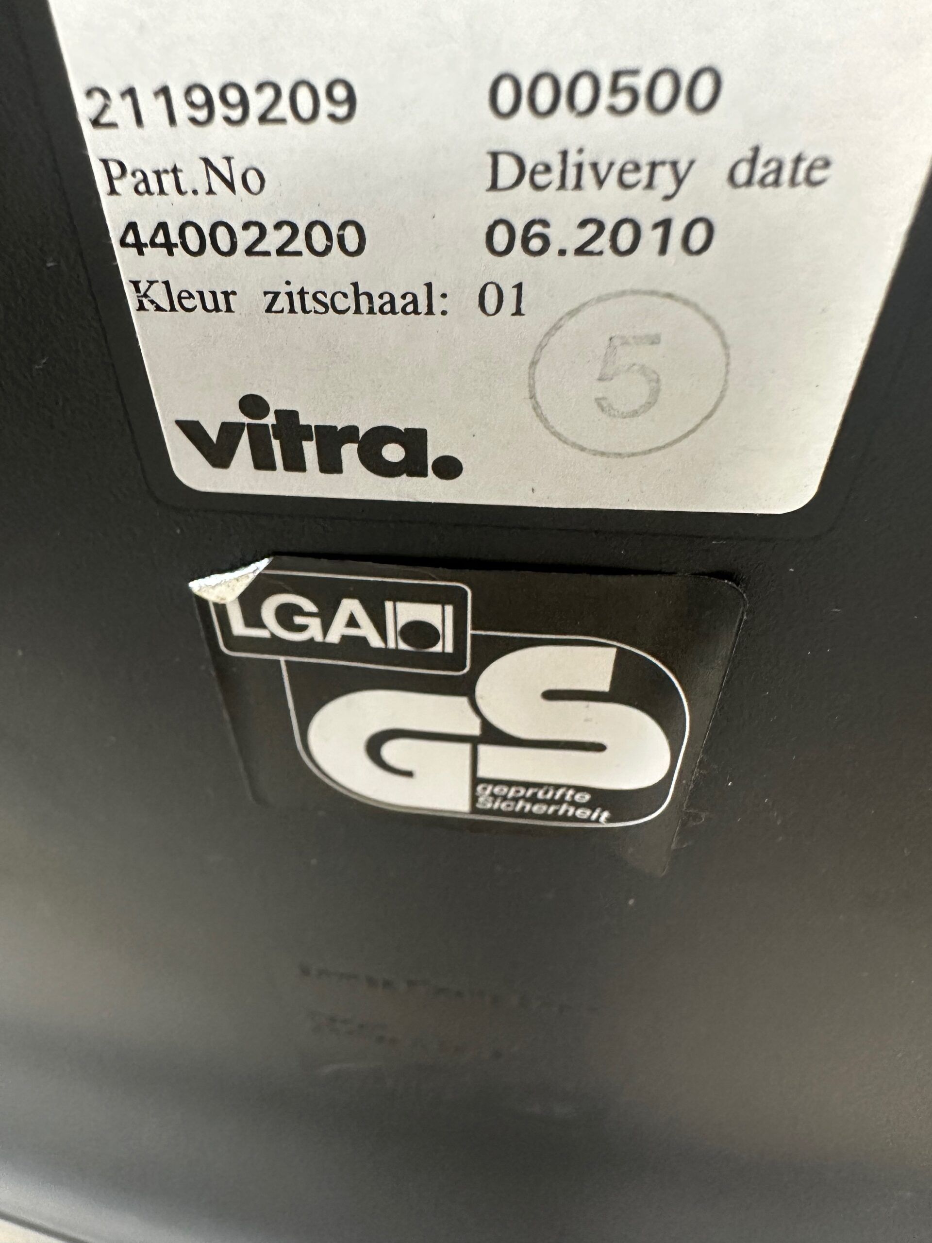 2x Eames design DSR chairs – Vitra