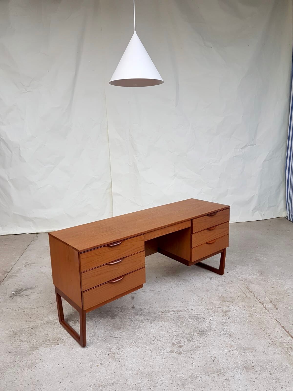Bureau du milieu du siècle