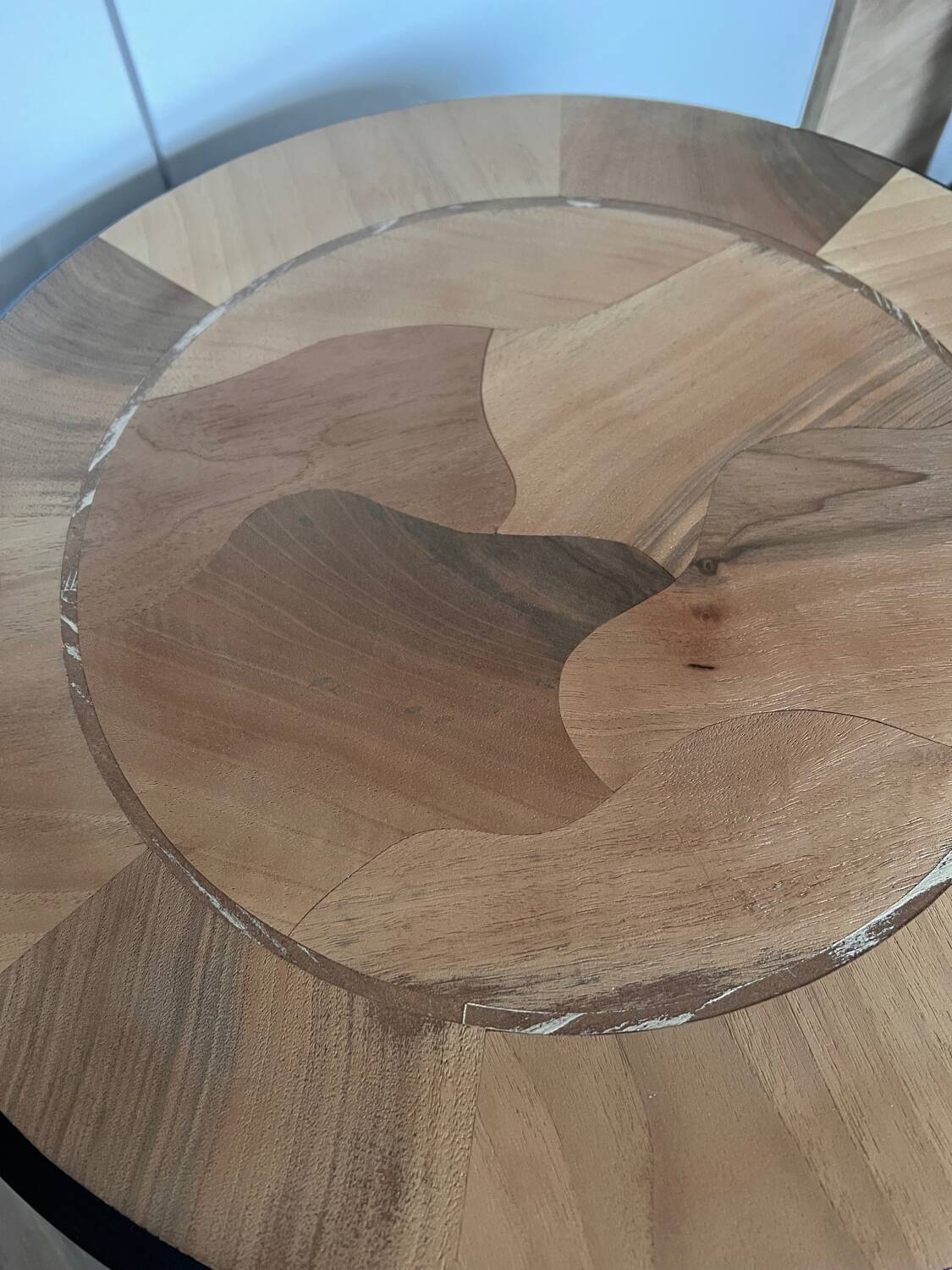 Guéridon en marqueterie rénové