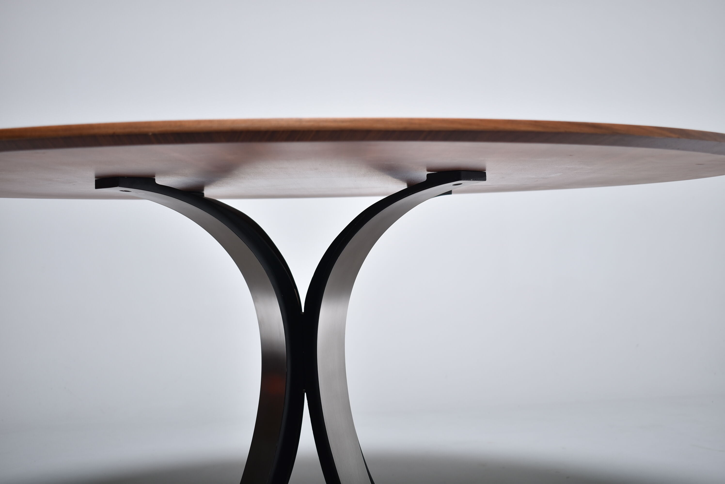 Table T69 by Osvaldo Borsani for Tecno