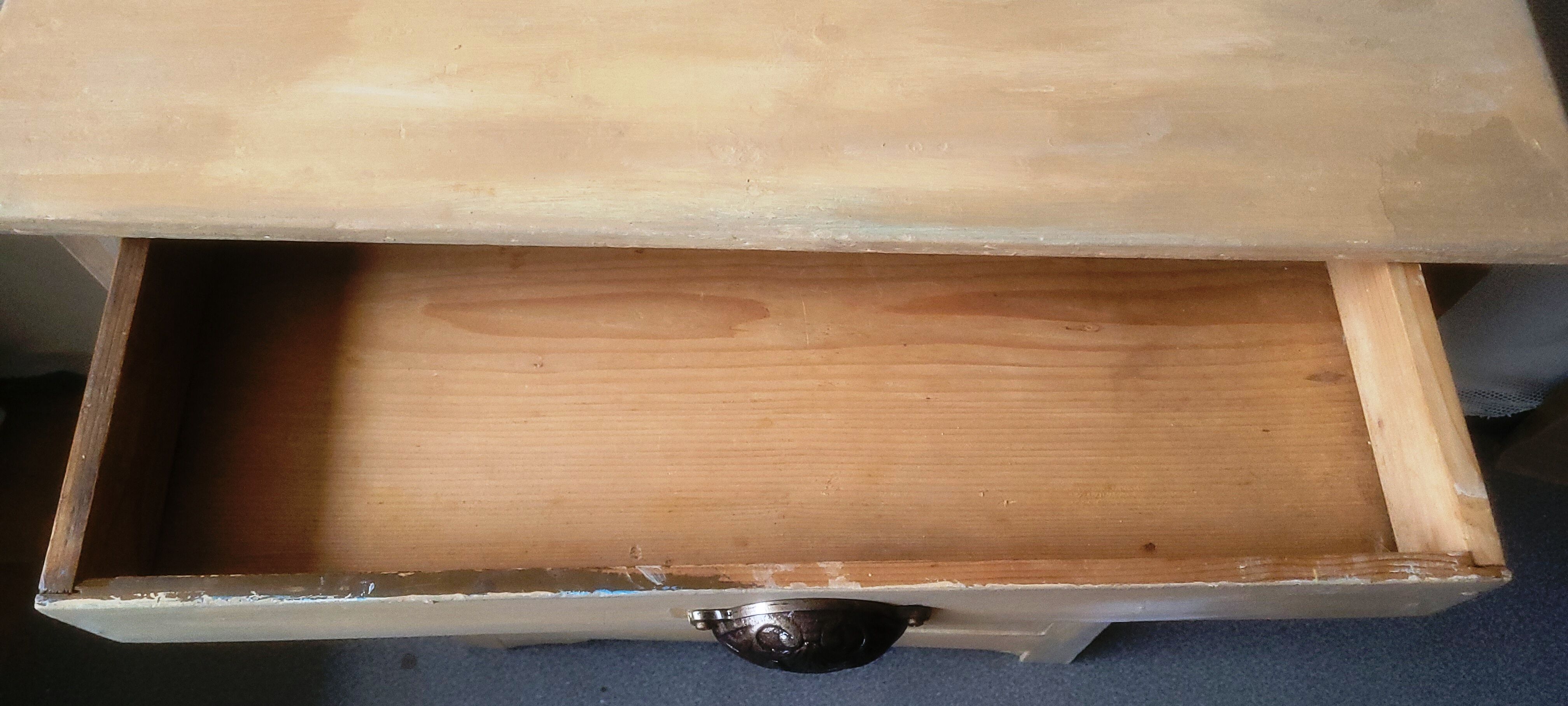 Patinated wooden jam maker