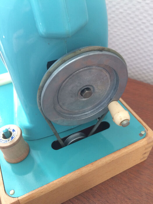 Machine à coudre enfant vintage, 1970
