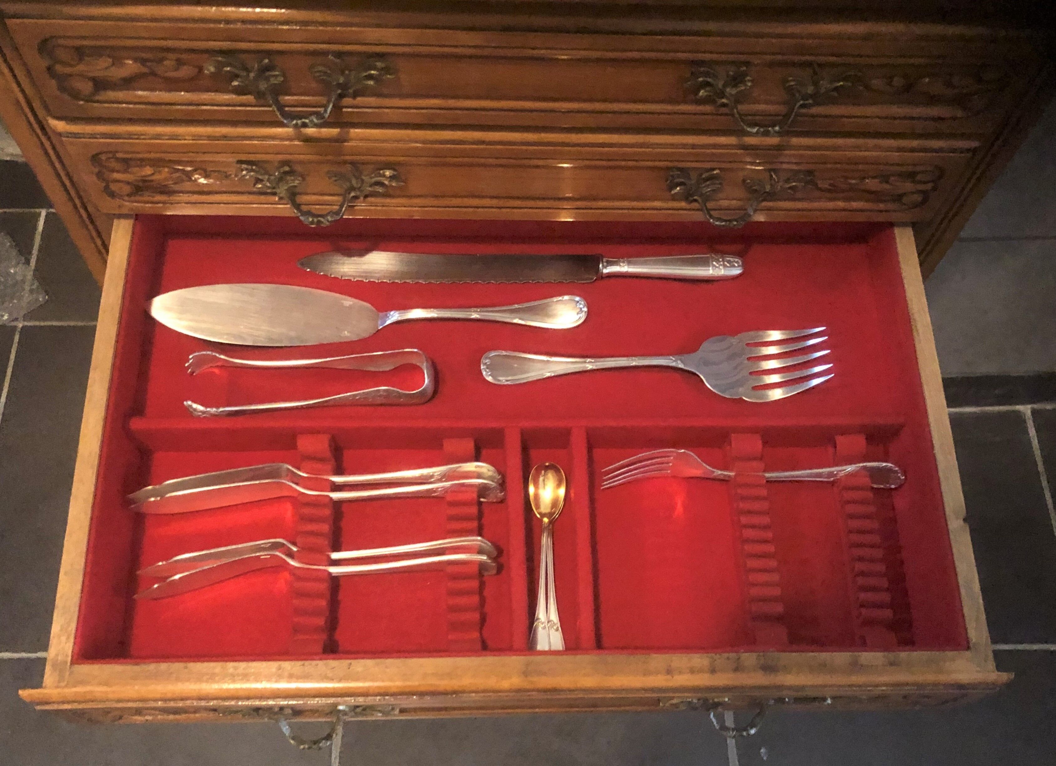 Solid wood silver cabinet with 5 drawers for 173 place settings, silver-plated metal, Solid silver