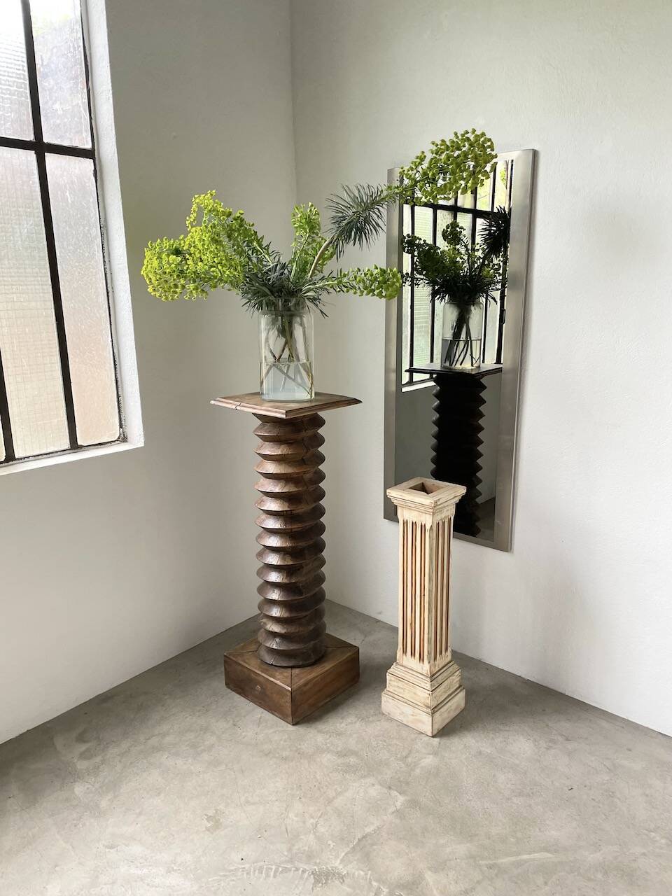 Wooden pedestal column 1900