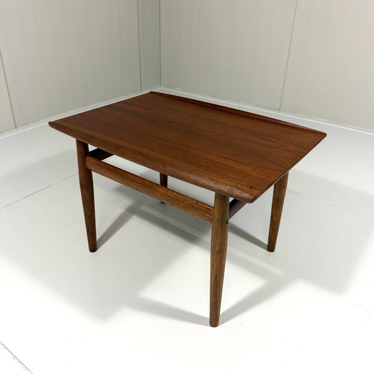 Grete Jalk teak side table or coffee table Glostrup Møbelfabrik Denmark