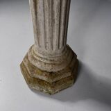 Socle en pierre composite. XXe siècle