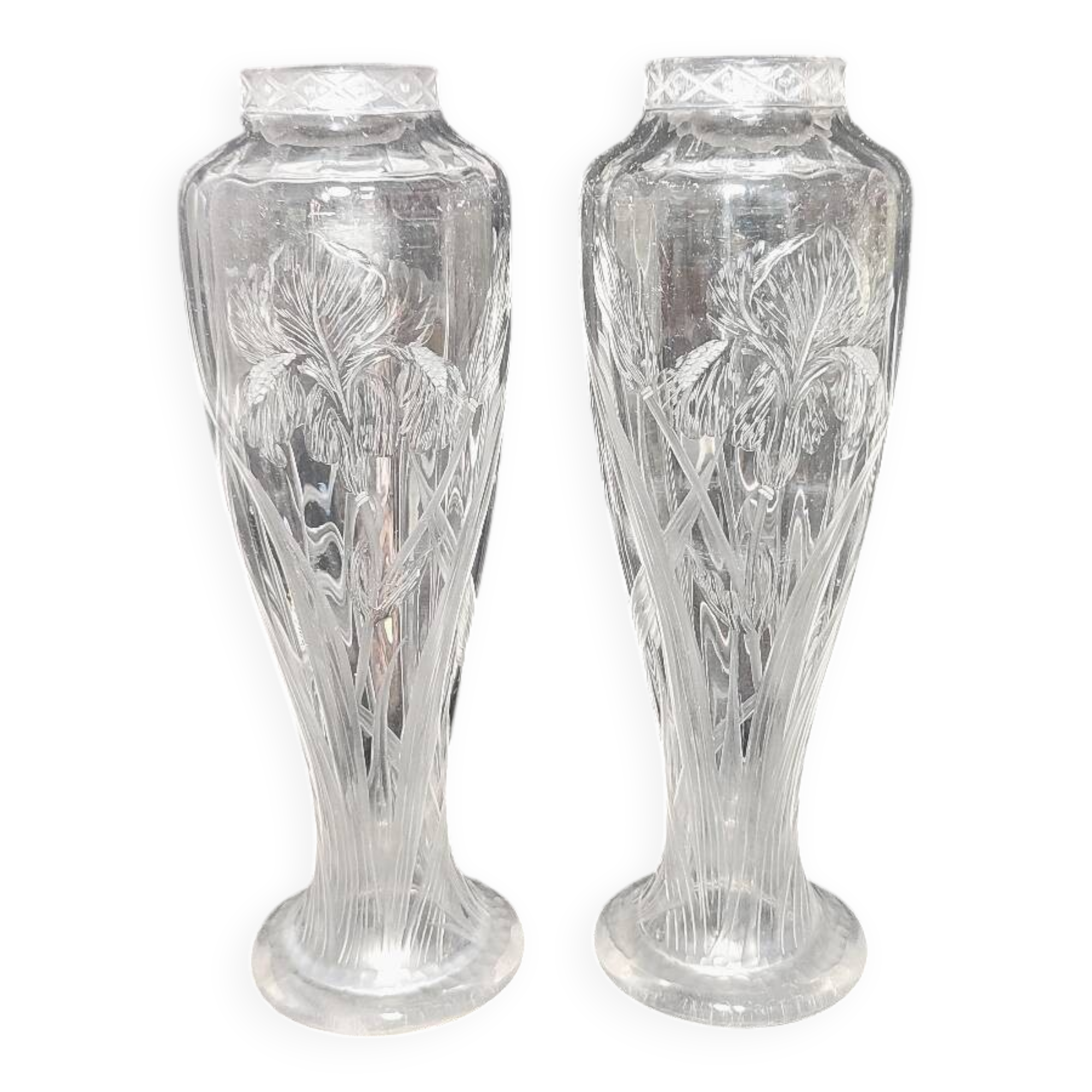 Par de jarrones "Art Nouveau" de cristal tallado. España, 1930s.